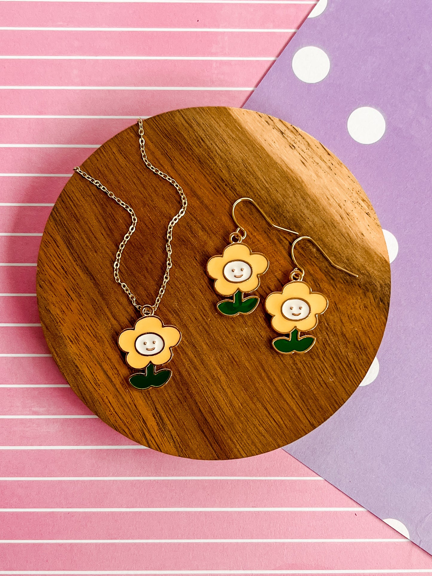 Friendly Flower Necklace and Earrings